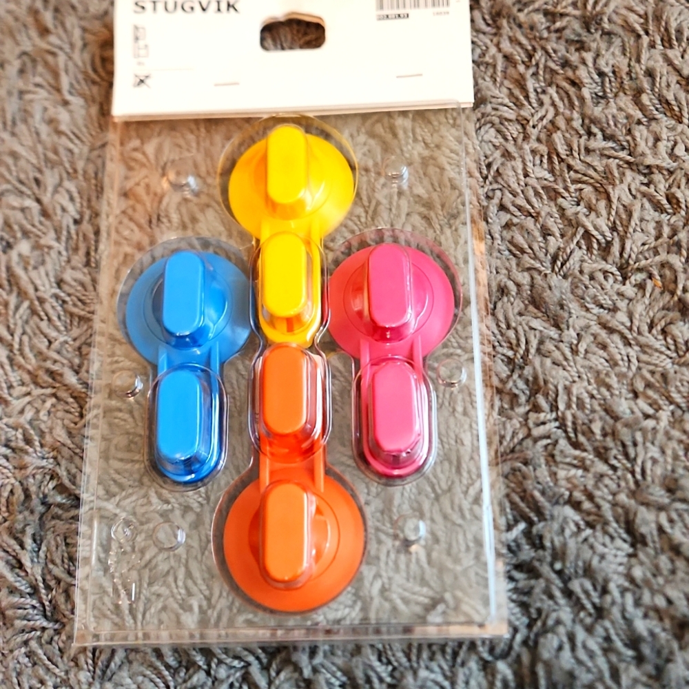 Suction cup hooks